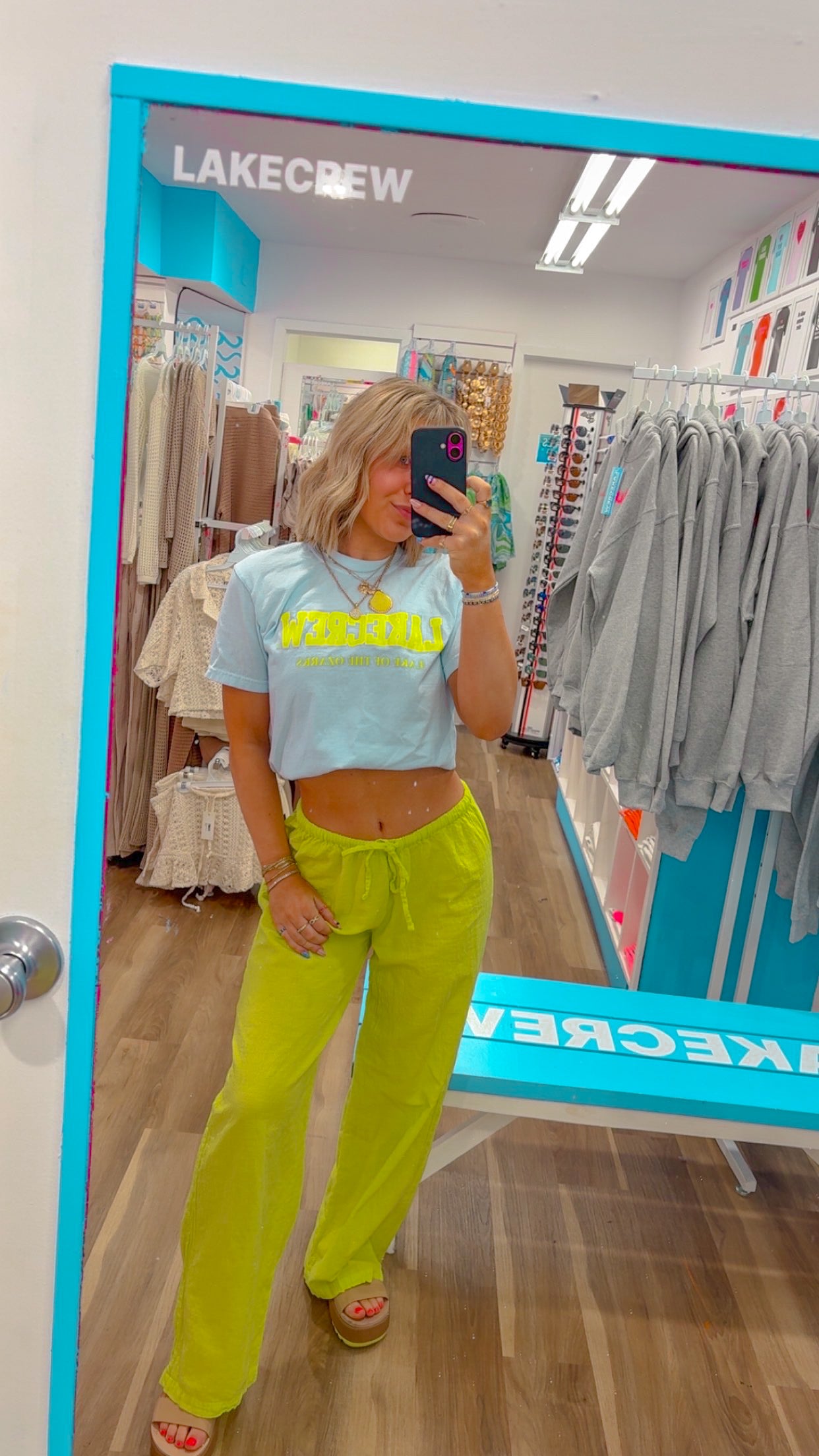 LAKECREW OUTLINE T